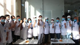 Đoàn y bác sĩ Bình Định ra hỗ trợ Bệnh viện dã chiến Tiên Sơn