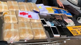 Bắt giữ 5 đối tượng người Lào vận chuyển 60.000 viên ma túy tổng hợp