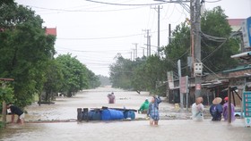 Mưa lớn từ ngày 16-10 đến nay khiến nhiều nơi trên địa bàn tỉnh Quảng Trị tiếp tục bị ngập sâu.