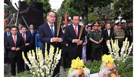 Dâng hương tưởng nhớ Chủ tịch nước, Đại tướng Lê Đức Anh