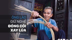Ông lão giữ nghề đóng cối xay lúa