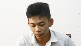 Nhậu quá chén con trai vác dao rượt đuổi cha