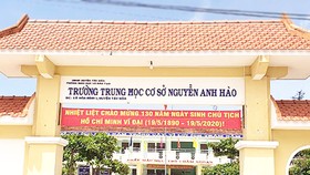 Hiệu trưởng nhờ giáo viên đi thi hộ để lấy bằng đại học