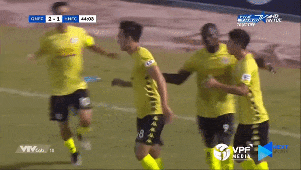 Quảng Nam - Hà Nội 2-2: Văn Quyết 'tịt ngòi', Paulo Pinto lập cú đúp trong 4 phút, Rimario, Việt Anh gỡ hòa kịch tính