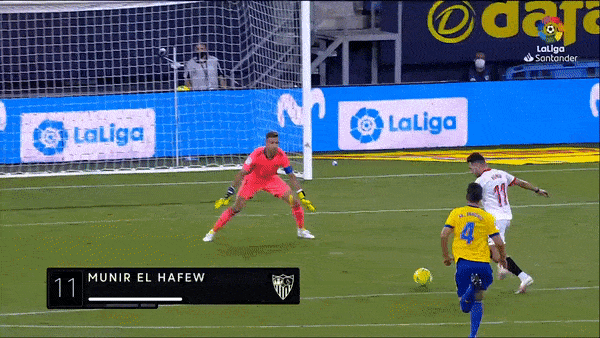 Cadiz - Sevilla 1-3: Luuk de Jong gỡ hòa, Munir El Haddadi, Ivan Rakitic ngược dòng phút cuối