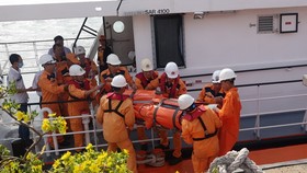 Ứng cứu thuyền viên nước ngoài đột quỵ trên biển