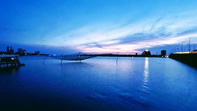 Đôi bờ sông Nhật Lệ bừng sáng sau khi được chỉnh trang