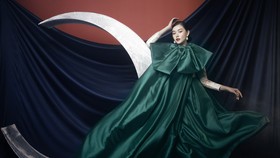 Á hậu Tường San đẹp ma mị trong bộ ảnh đón trung thu