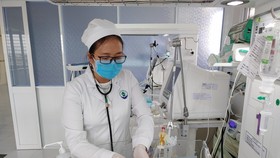 Phẫu thuật cứu sống bé gái sinh cực non bị thủng tạng rỗng