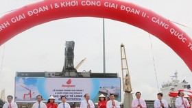 Lễ cắt băng khánh thành giai đoạn 1 và khởi công giai đoạn 2 Cảng quốc tế Long An. Ảnh: Thanh Bình/TTXVN