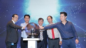Các đại biểu tại lễ ra mắt dịch vụ Ủy quyền Giám sát An ninh mạng