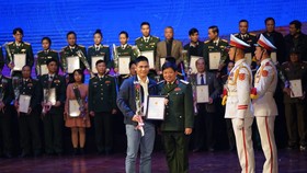 Trao 194 giải thưởng văn học nghệ thuật, báo chí đề tài lực lượng vũ trang và chiến tranh cách mạng