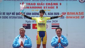 Tay đua Somrat chính thức mặc Áo vàng chung cuộc.