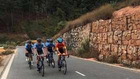 Đội Bike Life Đồng Nai đang tập trên cung đường Đà Lạt.