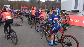 Hiện trường vụ tại nạn tại UCI World Cup xe đạp việt dã.
