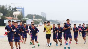 Sài Gòn FC trong buổi tập thể lực tại Vũng Tàu. Ảnh: SGFC