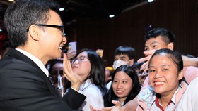 Ai là người làm cho đất nước giàu, nếu không phải là người Việt Nam