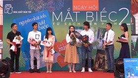 Gặp gỡ đạo diễn Victor Vũ và dàn diễn viên chính phim "Mắt biếc"