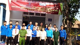 Bàn giao nhà mới cho đảng viên có hoàn cảnh khó khăn tại Cần Giờ