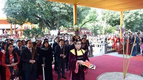 A ceremony marking the 1980th anniversary of the Trung sisters' Uprising and kicking off the Hai Ba Trung Temple Festival 2020 is held at the Hai Ba Trung Temple in Hanoi. (Photo: SGGP)