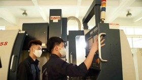 Students in a practice period at Vinh Phuc Vocational College. (Photo: VNA)