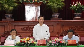 Head of the Party Central Committee’s Economic Commission Nguyen Van Binh speaks at the seminar (Photo: VNA)