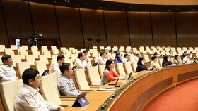 Legislators at the 14th NA's ninth session in Hanoi (Photo: VNA)