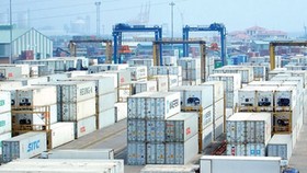 HCMC should collect infrastructure fees at seaports to ease pressure on the State budget, its Department of Transport has suggested.(Photo:SGGP)