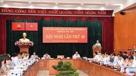 Secretary of HCMC Party Committee Nguyen Thien Nhan speaks at the 49th session of the 10th-term HCMC Party Executive Committee. (Photo: SGGP)