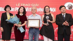Musician Phu Quang named Grand Prize winner at Bui Xuan Phai Award 2020