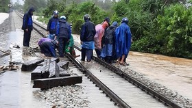 Heavy rain has caused transport problems across the central area .