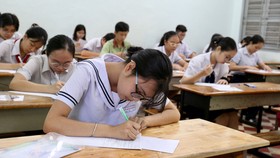 Hơn 82.000 thí sinh TPHCM bước vào môn thi đầu tiên của kỳ thi tuyển sinh lớp 10