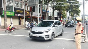 CSGT điều tiết giao thông tại các điểm thi sáng 9-8