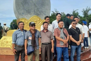 Tham quan tuyến đường, cụm di tích hành trình qua Việt Nam tìm đường cứu nước của nguyên Thủ tướng Hun Sen
