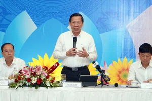 Chủ tịch UBND TPHCM Phan Văn Mãi phát biểu tại hội nghị 