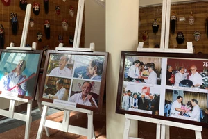Một số hình ảnh Giáo sư Hoàng Châu Ký được trưng bày tại Nhà hát Tuồng Nguyễn Hiển Dĩnh (TP Đà Nẵng)