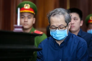 Cựu Giám đốc Bệnh viện TP Thủ Đức Nguyễn Minh Quân lãnh 21 năm tù