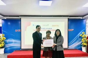Chibooks trao tặng 1.000 cuốn sách đến thư viện Trường Đại học Nguyễn Tất Thành