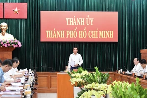 Bí thư Thành ủy TPHCM Nguyễn Văn Nên phát biểu tại phiên họp Ban Chỉ đạo phòng chống tham nhũng, tiêu cực TPHCM ngày 27-7. Ảnh: VIỆT DŨNG