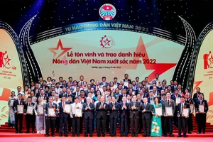 Chương trình Tự hào Nông dân Việt Nam, trọng tâm là Lễ tôn vinh và trao danh hiệu Nông dân Việt Nam xuất sắc năm 2022.