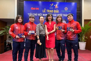 Ngọc Châm và Thùy Trang tại 1 sự kiện trao thưởng cho các thành viên đội tuyển nữ Việt Nam ở TPHCM trong năm 2022. Ảnh: FBNV