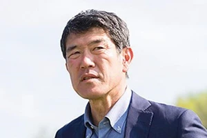 Ông Takeshi Koshida