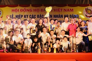 Chủ nhà Bình Định vô địch sau khi đánh bại đội TPHCM trong trận chung kết.