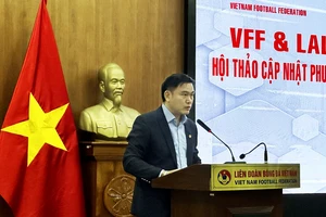 Phó Chủ tịch VFF Trần Anh Tú phát biểu tại Hội thảo
