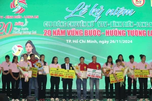 CLB VTV Bình Điền Long An trong ngày kỷ niệm 20 năm. Ảnh: DŨNG PHƯƠNG