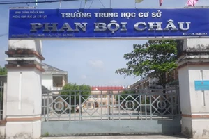 Hiệu trưởng Trường THCS Phan Bội Châu bị giáng chức do thu tiền dạy thêm, học thêm sai quy định