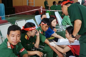 Lực lượng vũ trang tham gia hiến máu tình nguyện
