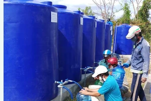 Bàn giao công trình cấp nước ngọt miễn phí cho người dân vùng hạn mặn Cà Mau