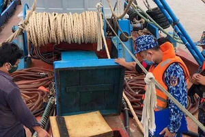 Bắt tàu chở 100.000 lít dầu không có hóa đơn hợp pháp ở Tây Nam Côn Đảo