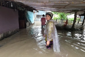 Nhà cửa của người dân bị ngập nặng do mưa lớn và triều cường những ngày qua